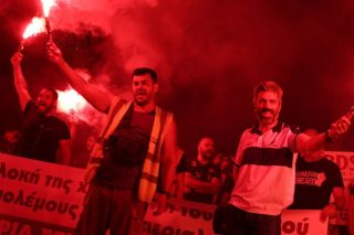 Οι λιμενεργάτες δεν δουλεύουν για τον πόλεμο!